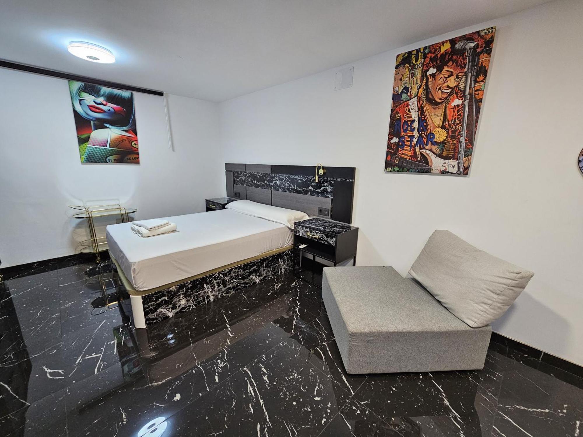 Apartamentos Benidorm Black Bagian luar foto