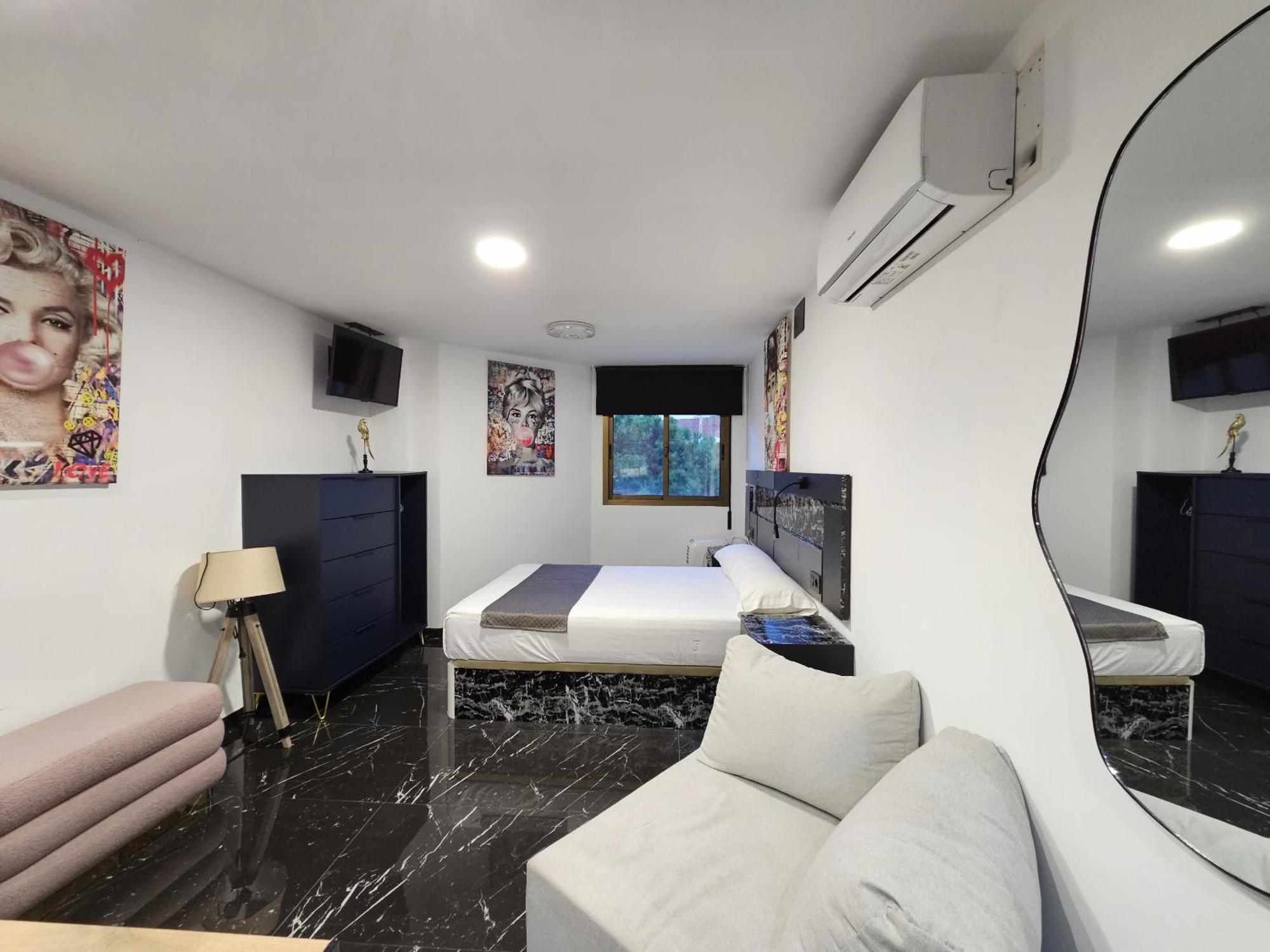 Apartamentos Benidorm Black Bagian luar foto