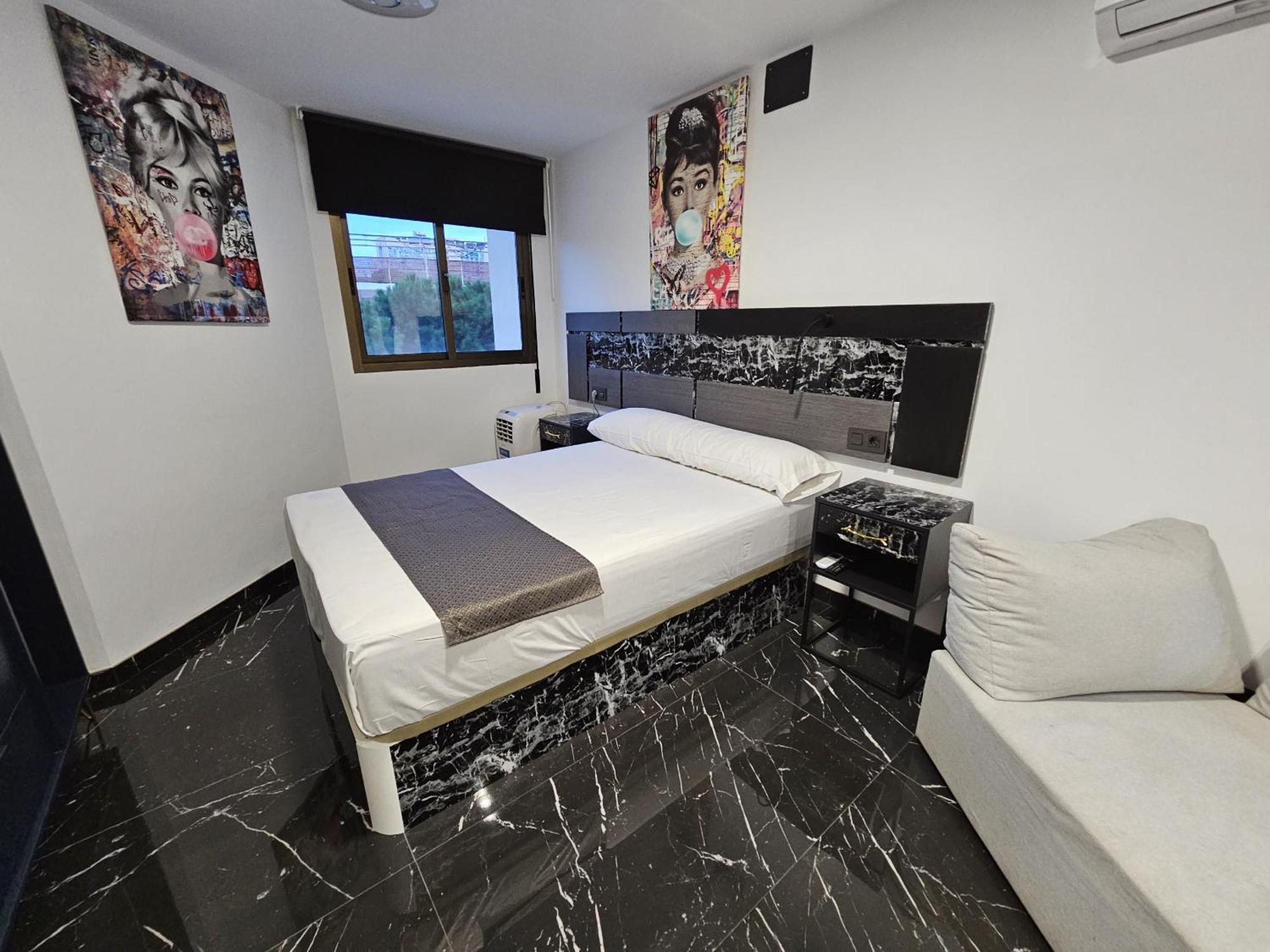 Apartamentos Benidorm Black Bagian luar foto