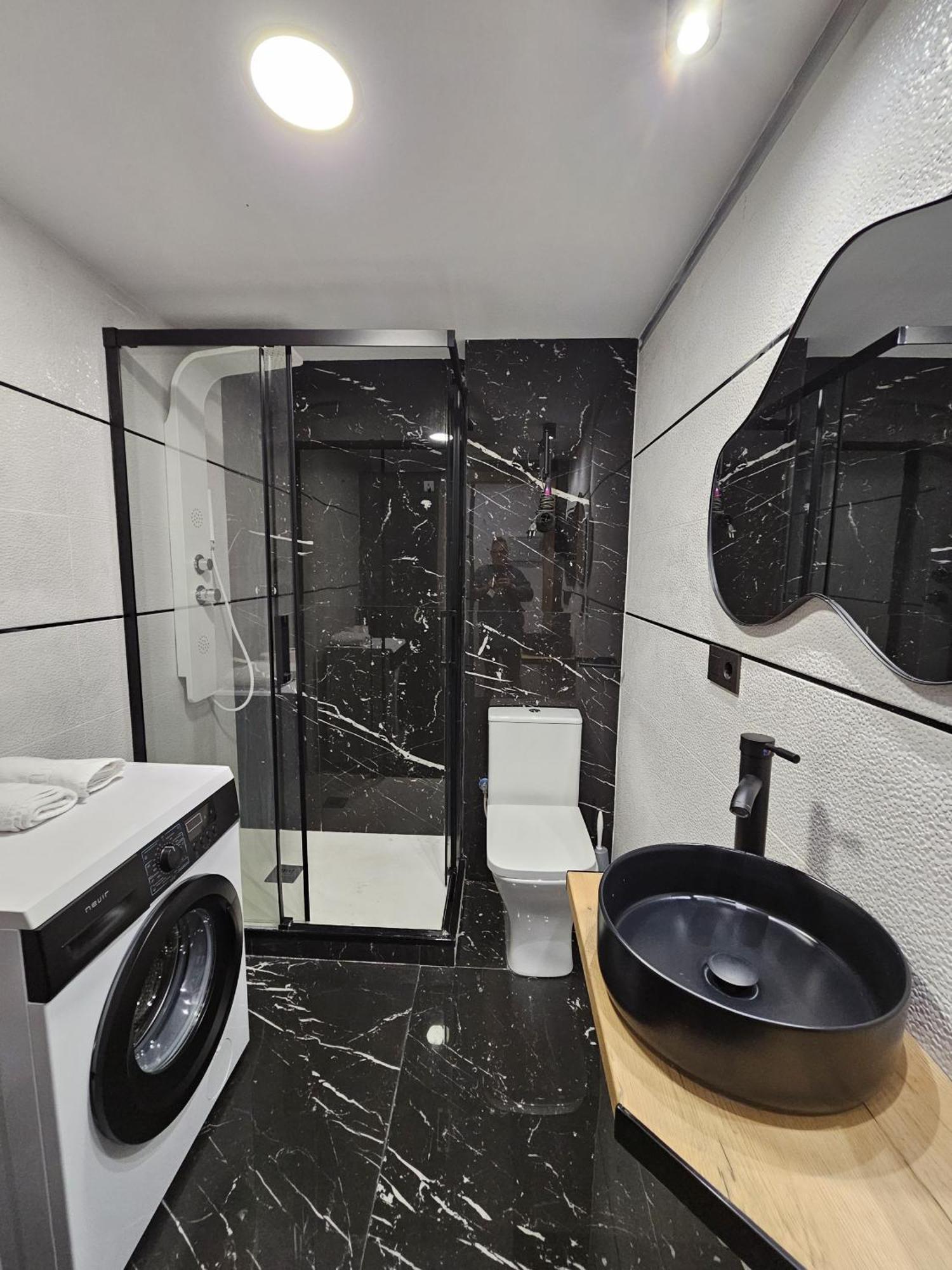 Apartamentos Benidorm Black Bagian luar foto