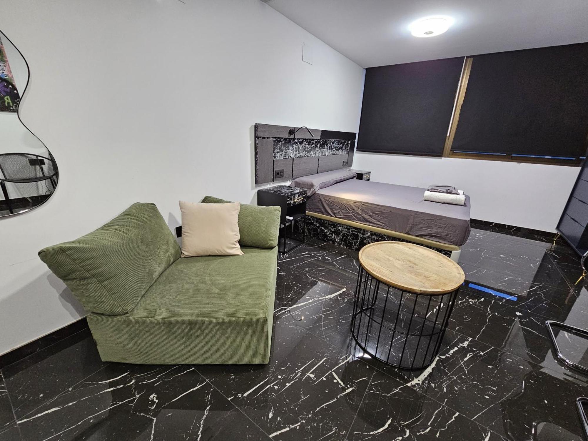 Apartamentos Benidorm Black Bagian luar foto