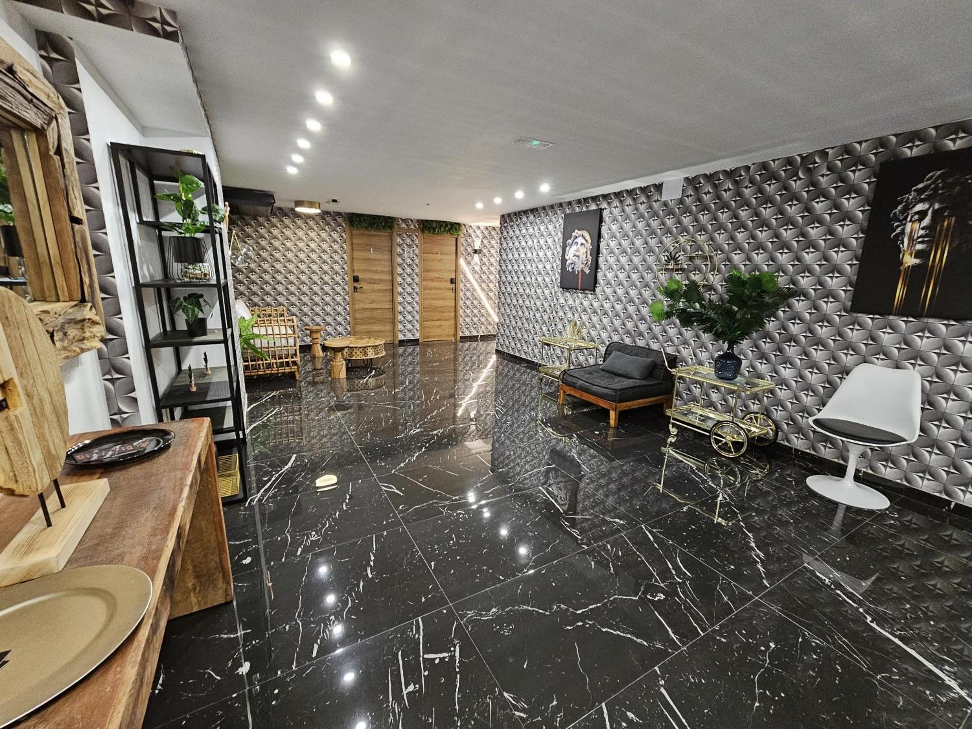 Apartamentos Benidorm Black Bagian luar foto